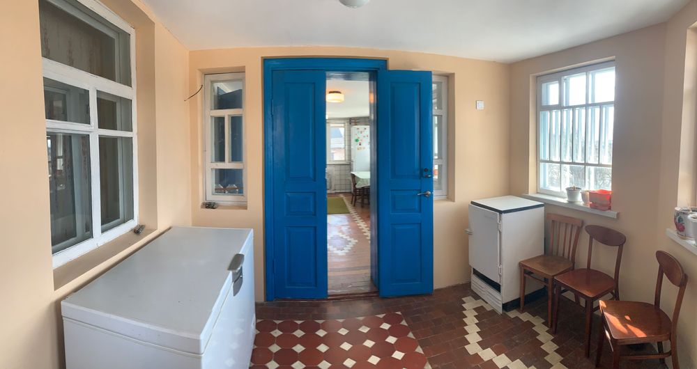 Терміново!продам будинок з ремонтом з виходом на воду