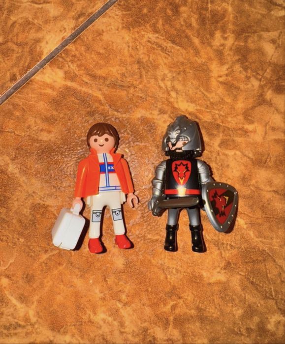 2 nowe ludziki / postacie Playmobil : rycerz i lekarz