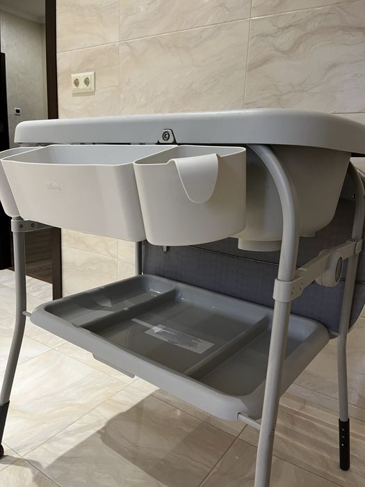 Продам пеленальний столик з ванночкою Chicco (2 в 1)