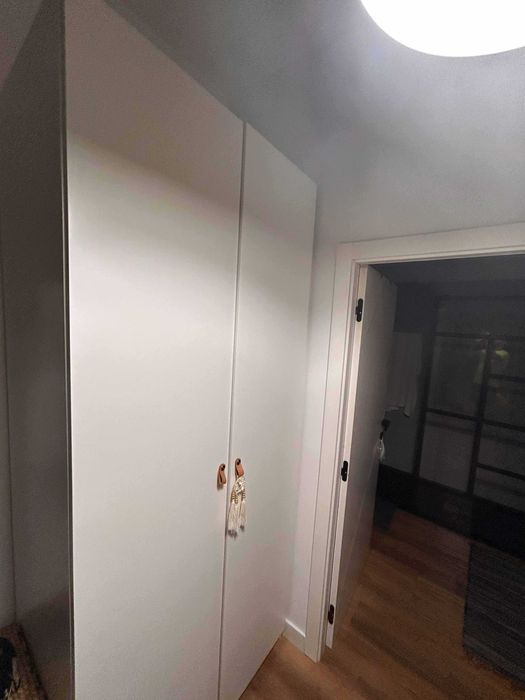 Roupeiro Pax IKEA - 236x75x58 - Branco, 2 varões, 2 portas, 1 prateleira. Puxadores incluídos.