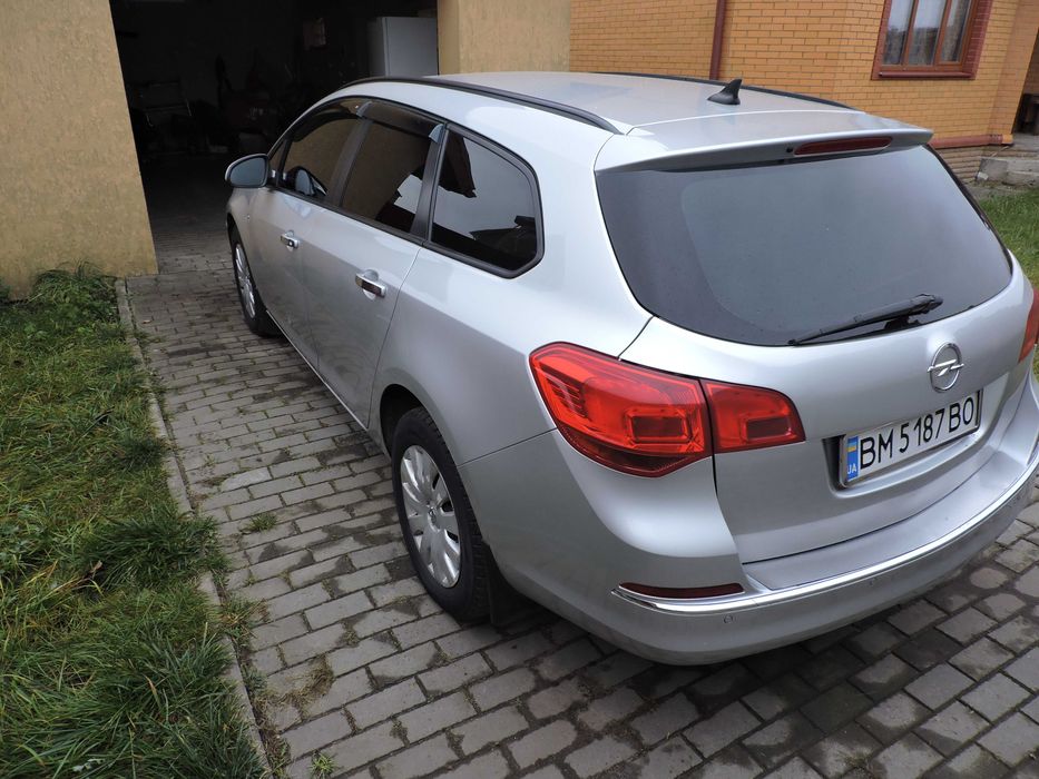Opel Astra J 2014 торг уместен