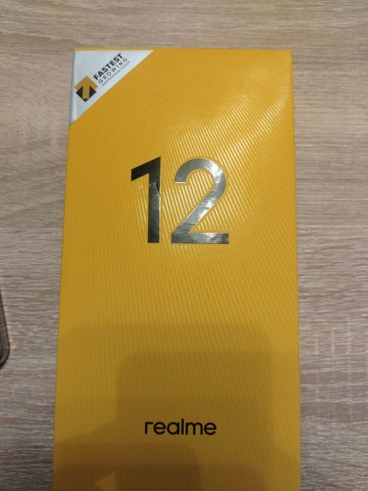 Realme 12/256 gb