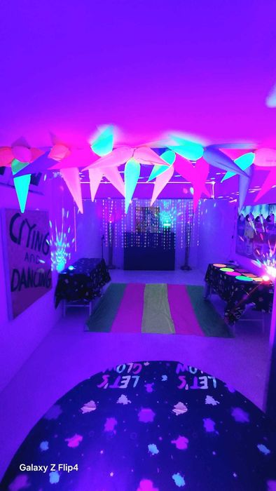 SIX SEVEN - Glow Party Disco, Karaoke & Cinema - Sala para festas de aniversário Campo de Ourique