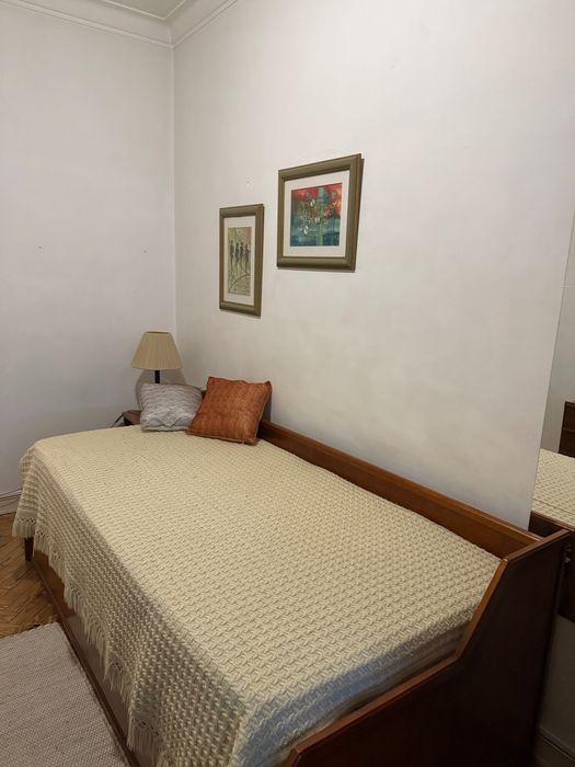 Quarto para alugar a estudante
