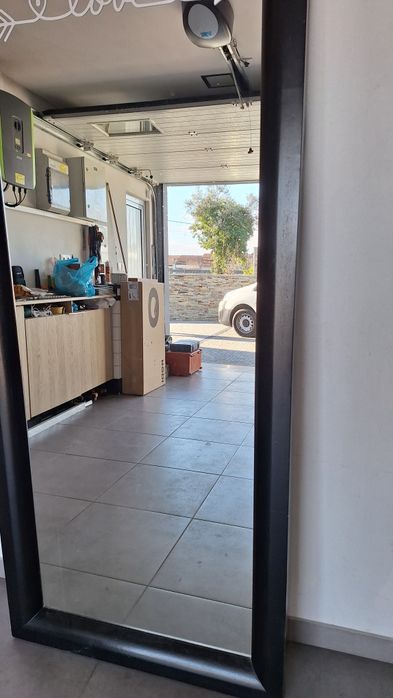 Vendo espelho com moldura em madeira