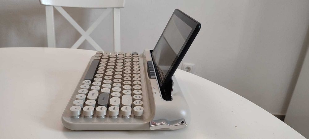 Teclado fofo estilo retrô Bluetooth (novo)