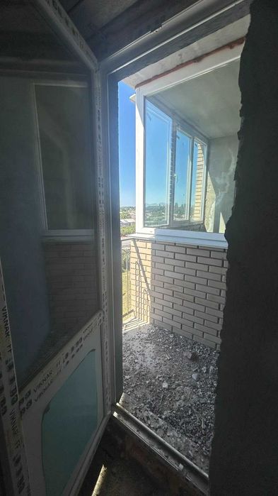 (3) Продам 2-кімнатну квартиру в Стрижавці 9006