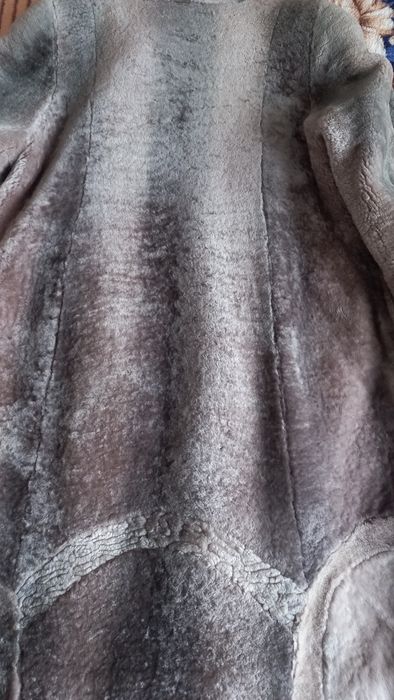 Шуба жіноча, мутонова