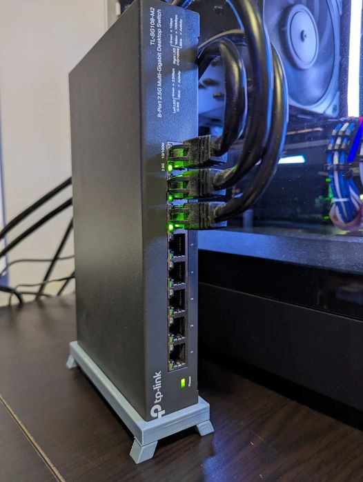 TP-Link TL-SG108-M2 Vertical Switch Mount64751426987137120