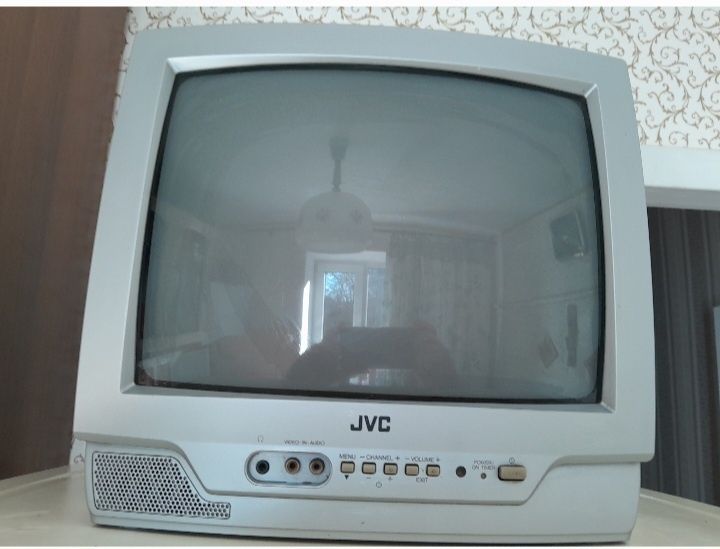 Продам телевизор бу