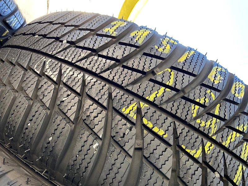 215/60r16 Bridgestone Blizz LM001_7,2mm_4szt_(291)