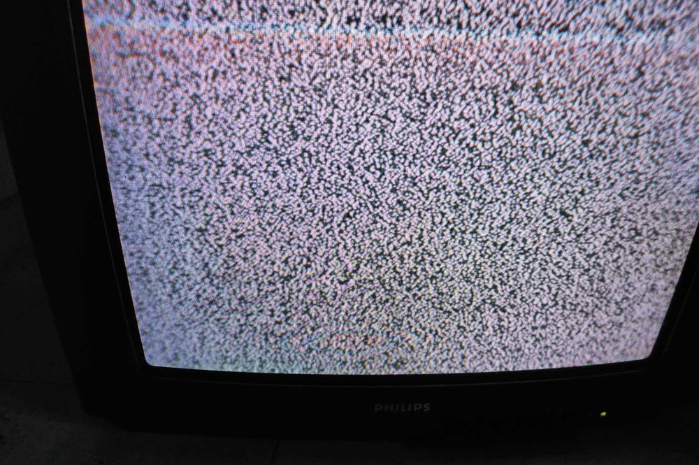 Tv antiga e box tdt e cabos