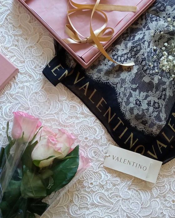 Lenço em Seda Valentino Garavani