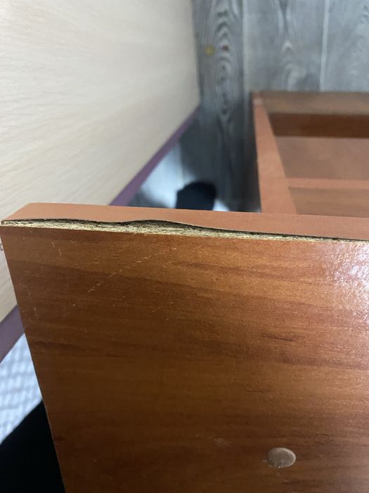 Компактний компютерний столик