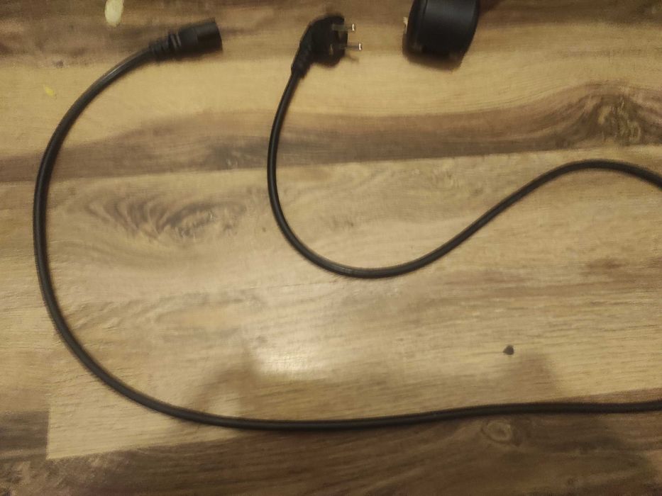 Monitor Lenovo z kablami