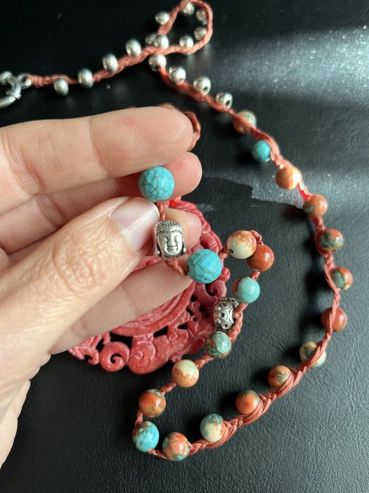 Colar HARMONIA azul/coral vom medalhão Yin/Yang