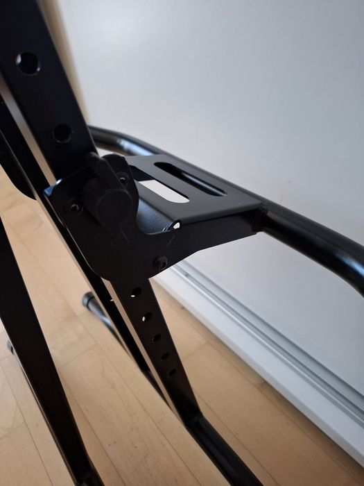 Krzesło dla gitarzysty, stołek dla muzyka.