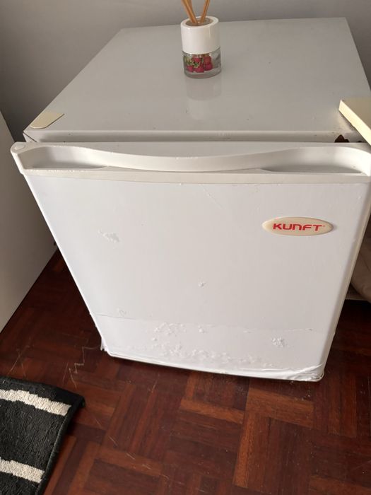 Vende-se Mini Bar Frigorífico