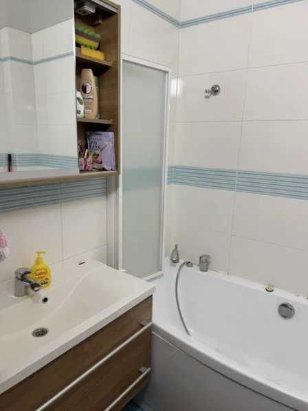 Продаж 2-кімнатної квартири 63 м2 вул. Ернста 6 Солом'янський район