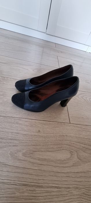 Buty na obcasie  skóra naturalna