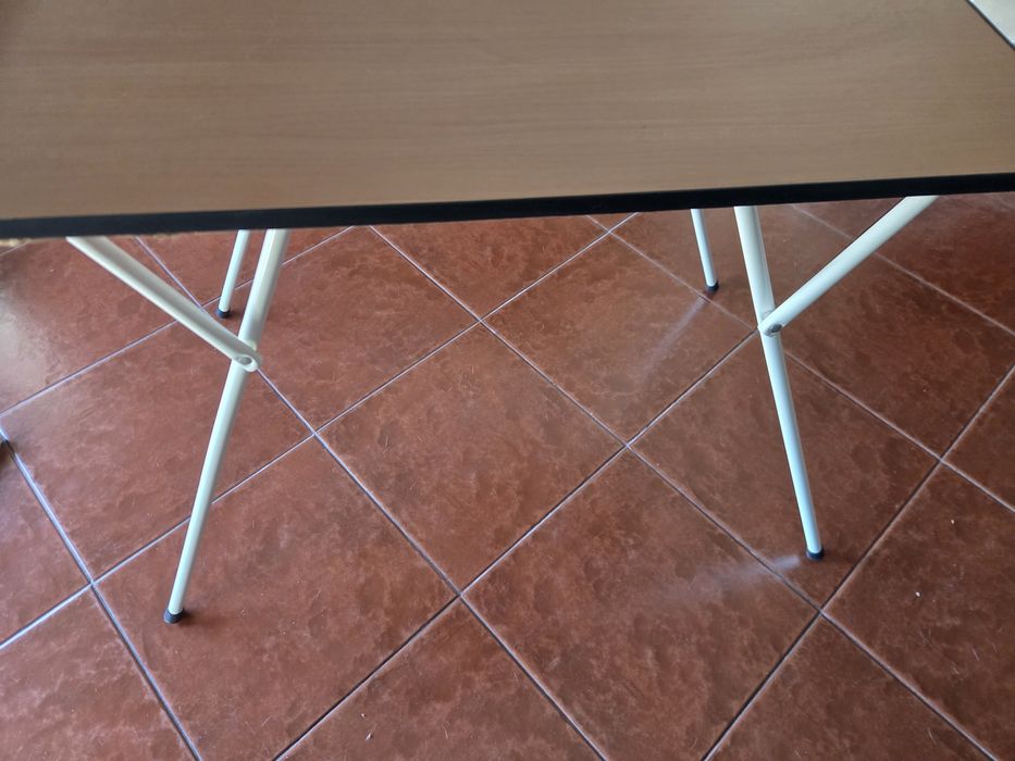 Mesa de campismo dobrável