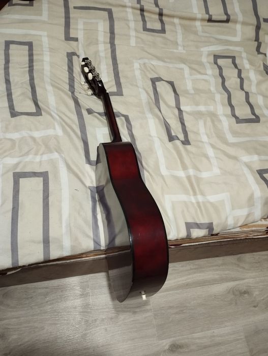 Гітара Figure 1/2