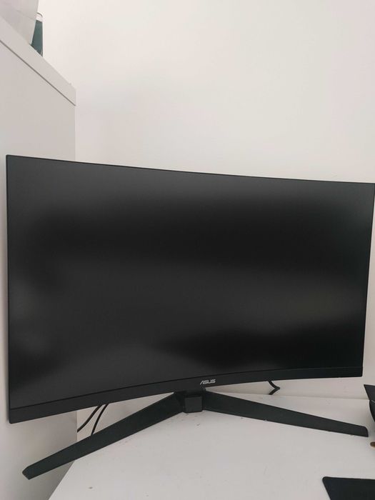 NOVO Monitor Gaming ASUS TUF Gaming VG32VQ1B Curvo 32 Polegadas HDR 144hz 2560 x 1440p NOVO
