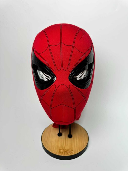 Maska Spider Man'a z RUCHOMYMI SOCZEWKAMI sterowanymi pilotem