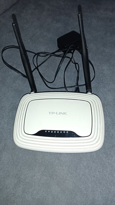 Router TP-LINK WR841N