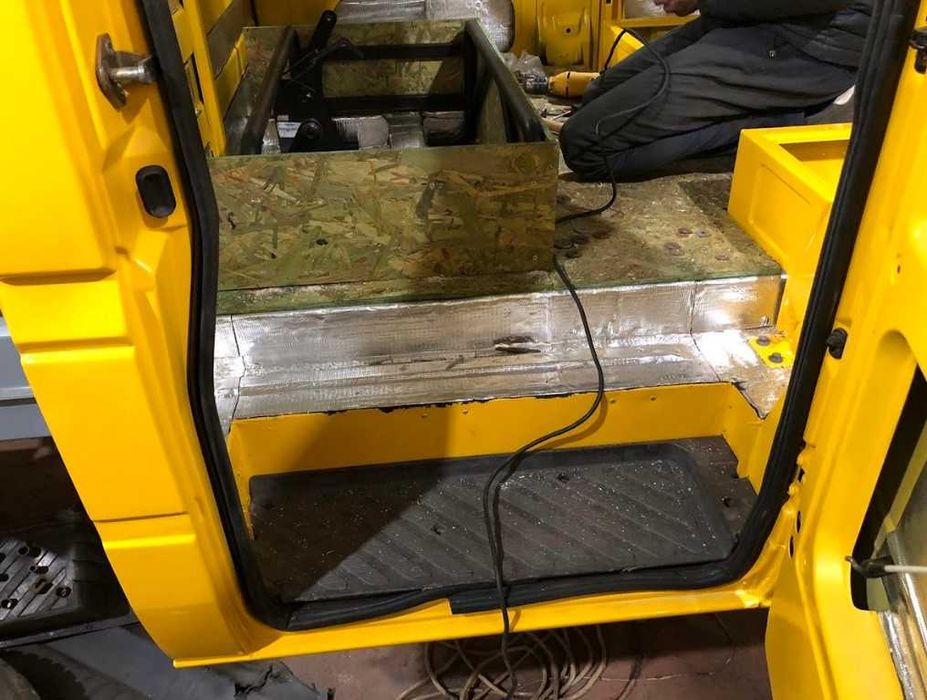 Эвакуатор частичной погрузки 4*4 Mercedes Sprinter 412