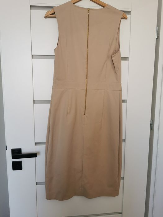 Sprzedam sukienkę bezową Mohito L