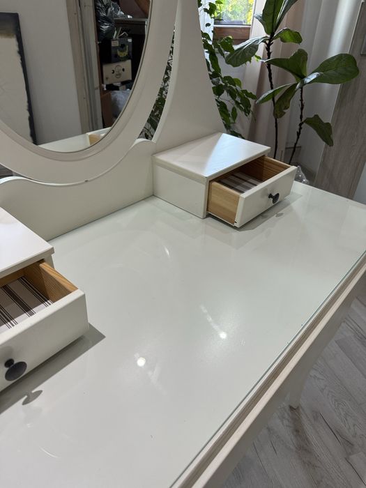 Toaletka Ikea Hemnes