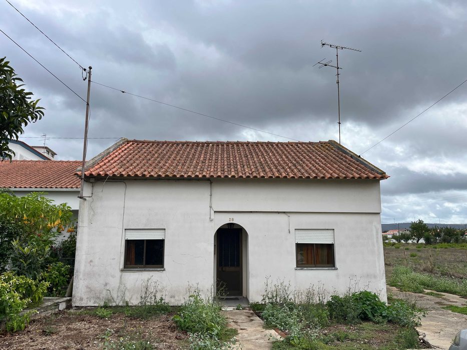 Moradia T3 com Garagem em Turquel