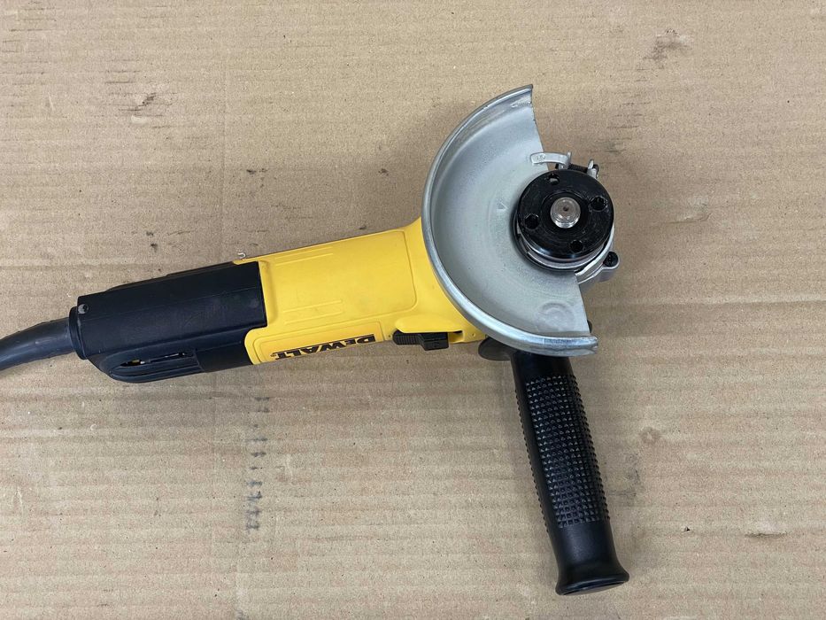Szlifierka kątowa 750W 115mm DeWALT DWE4026
