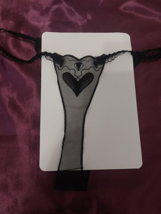 Stringi damskie ultra cienkie serce