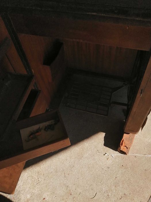 Máquina de costura Antiga OLIVA - a funcionar com correia