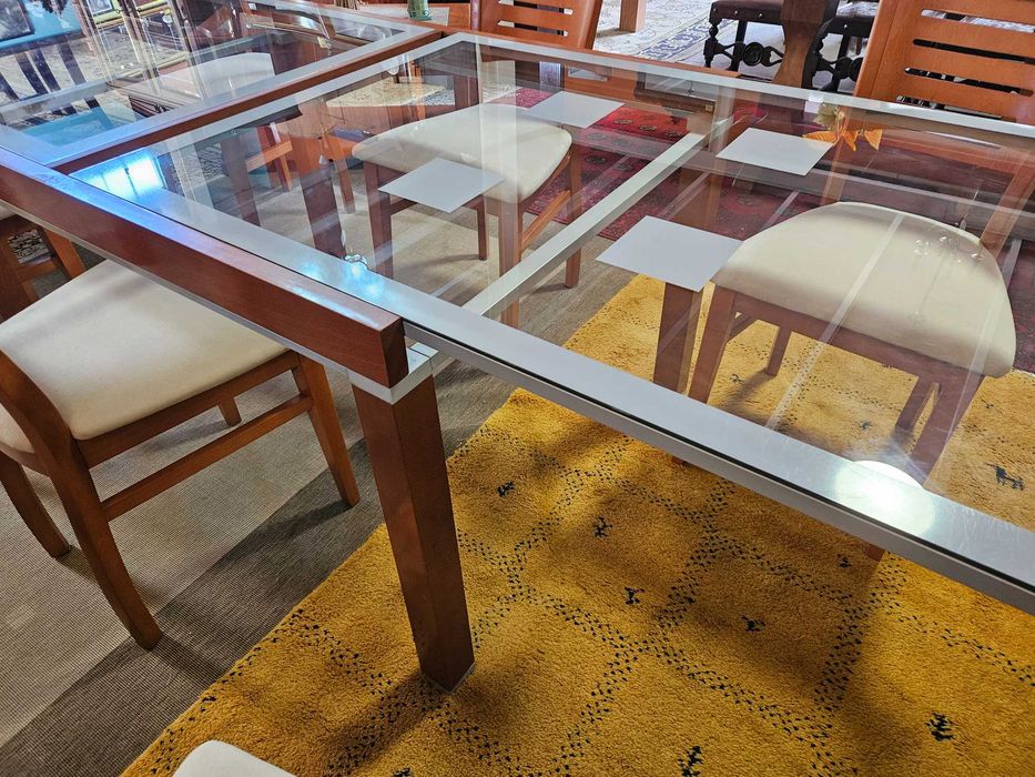Mesa em madeira e vidro - Bom estado geral - Extensível - Só