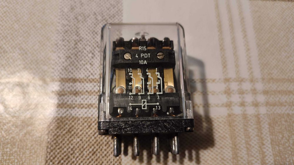 Sprzedam przekaźniki R15