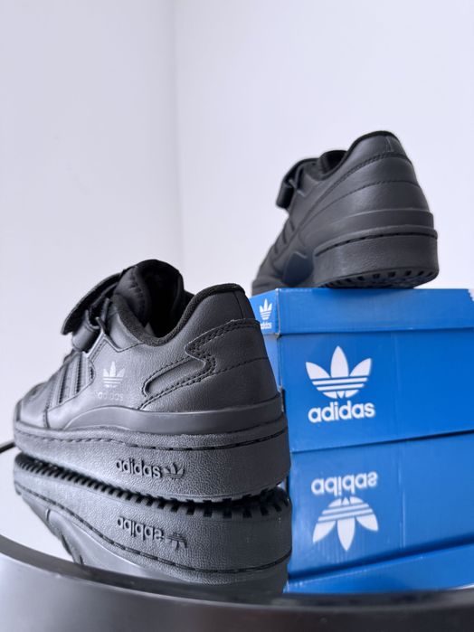 Мощные ультрапопулярные кроссовки кожаные  Adidas Forum Low