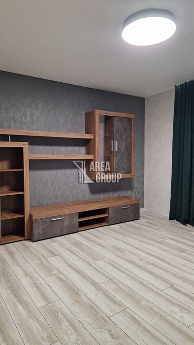 Продається простора 3-кім. квартира з новим ремонтом в Центрі міста