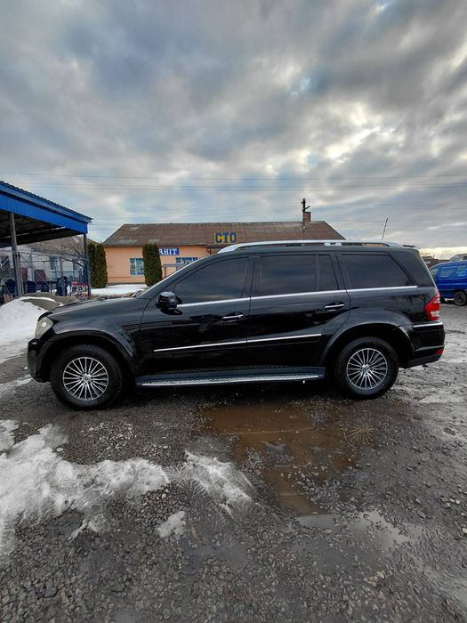 Продам  хороший Mercedes GL 550