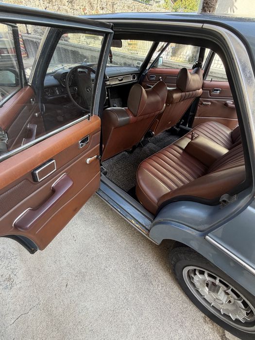 Mercedes w115 220D 6500 euros