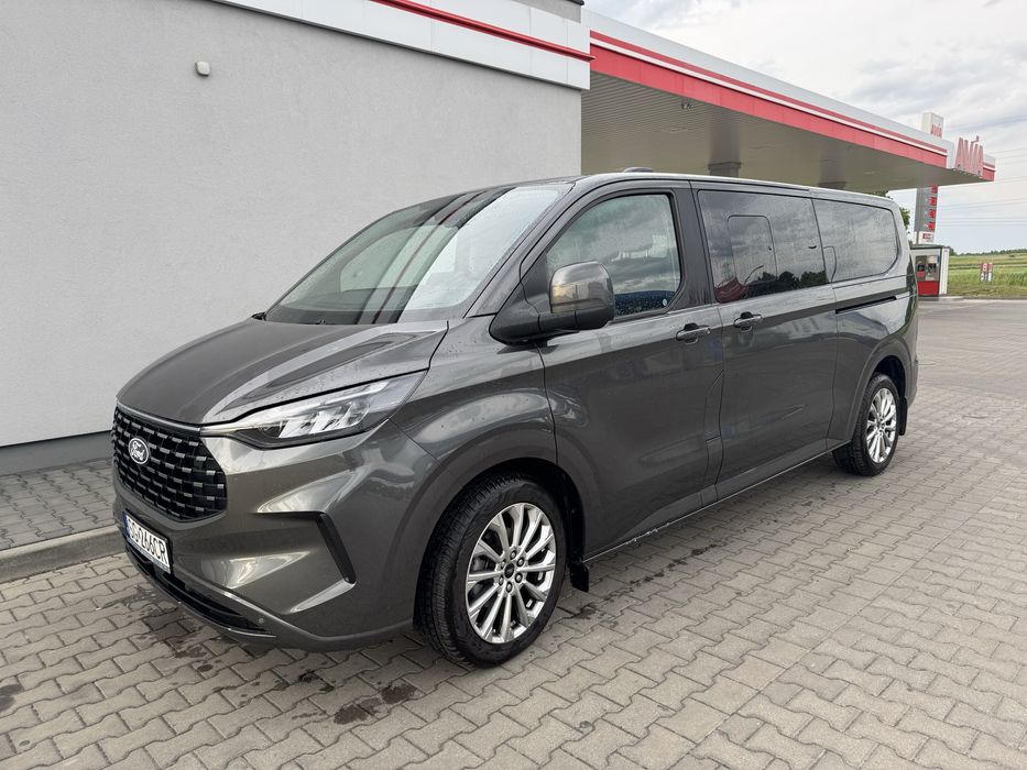 Wynajem busów - Renault Trafic Long 9 os. oraz Ford Turneo Custom 8 os