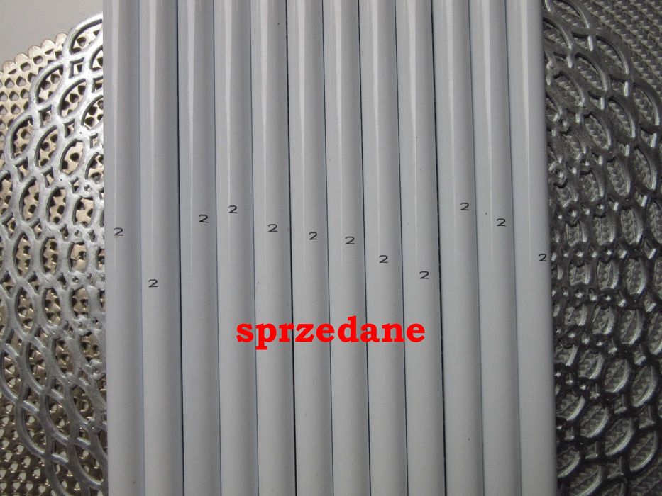 Pawilon ogrodowy - rurki . Zostało tylko 9 plastikowych elementów .