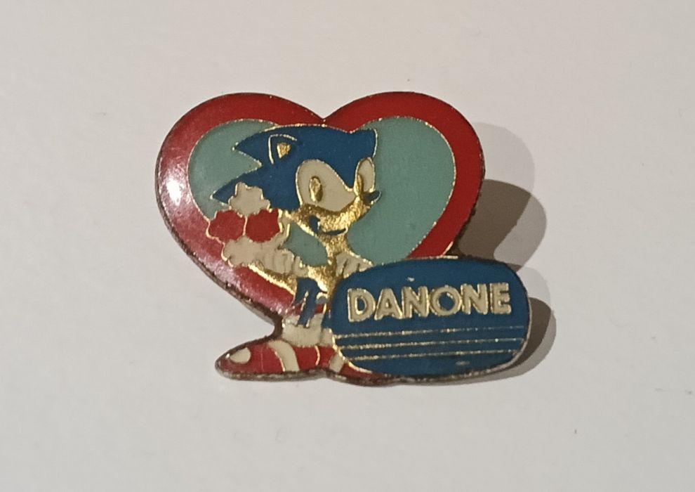 Antigo Pin Sonic da Danone