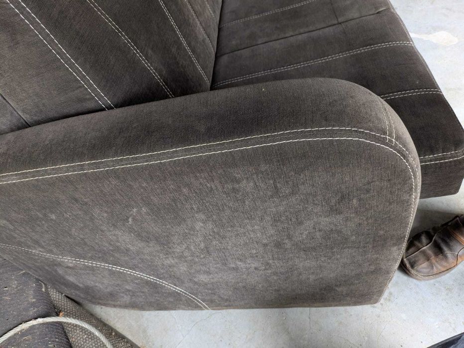 Używana Sofa Szerokość 150 cm , wysokość 83 cm , głębokość 110