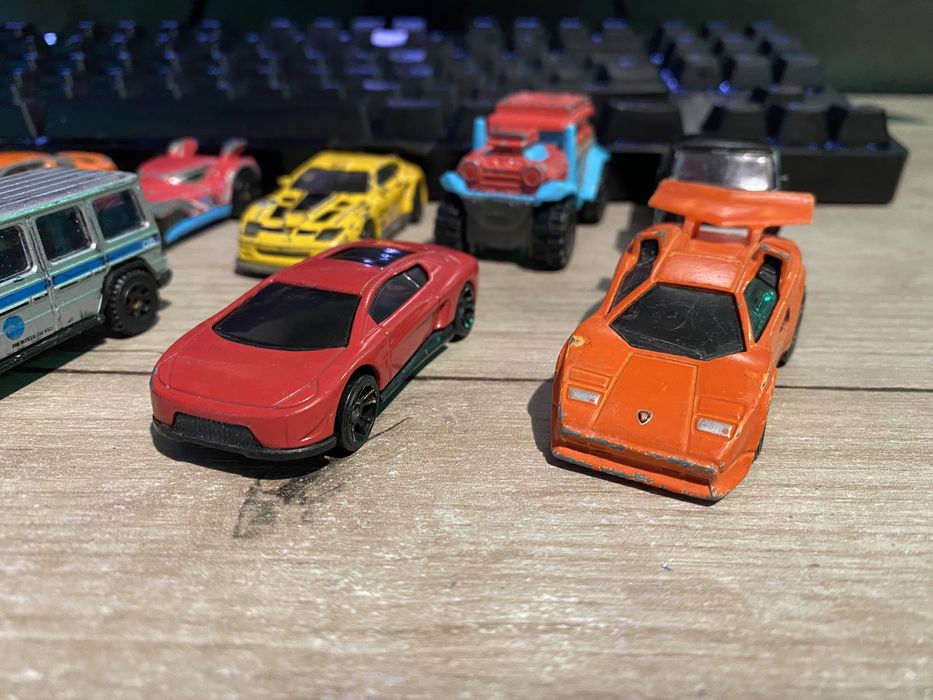 Машики HotWheels