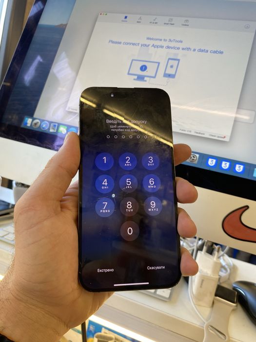 Продам экран модуль дисплей Apple iPhone 14 Pro Max скол и пятно