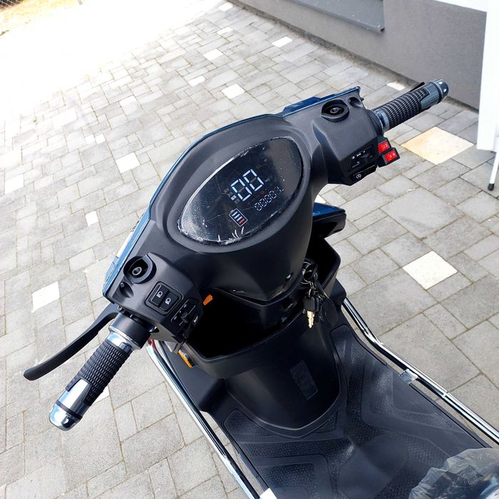 Електроскутер Forte Hawk Maxi 2000W 60V/20Ah, 10/10, грантія, доставка