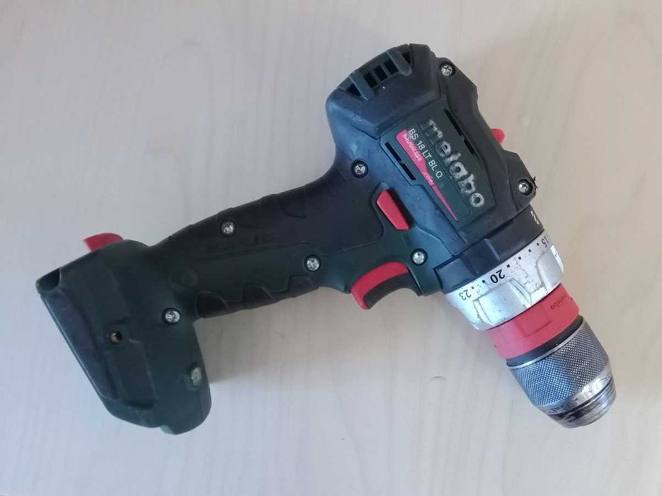 Акумуляторний дриль-шуруповерт (швидкозн. патрон) Metabo BS 18 LT BL Q